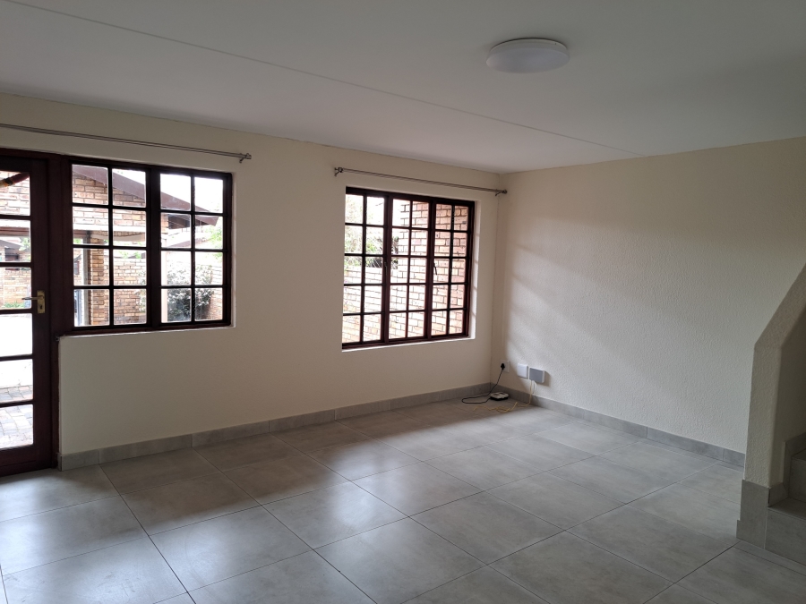 To Let 2 Bedroom Property for Rent in Weltevreden Park Gauteng