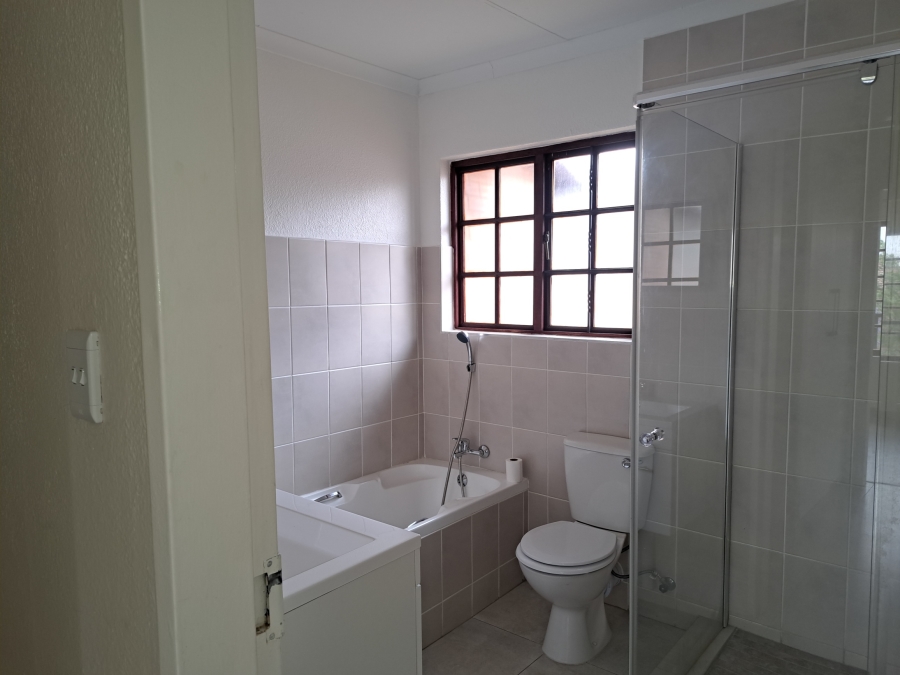 To Let 2 Bedroom Property for Rent in Weltevreden Park Gauteng