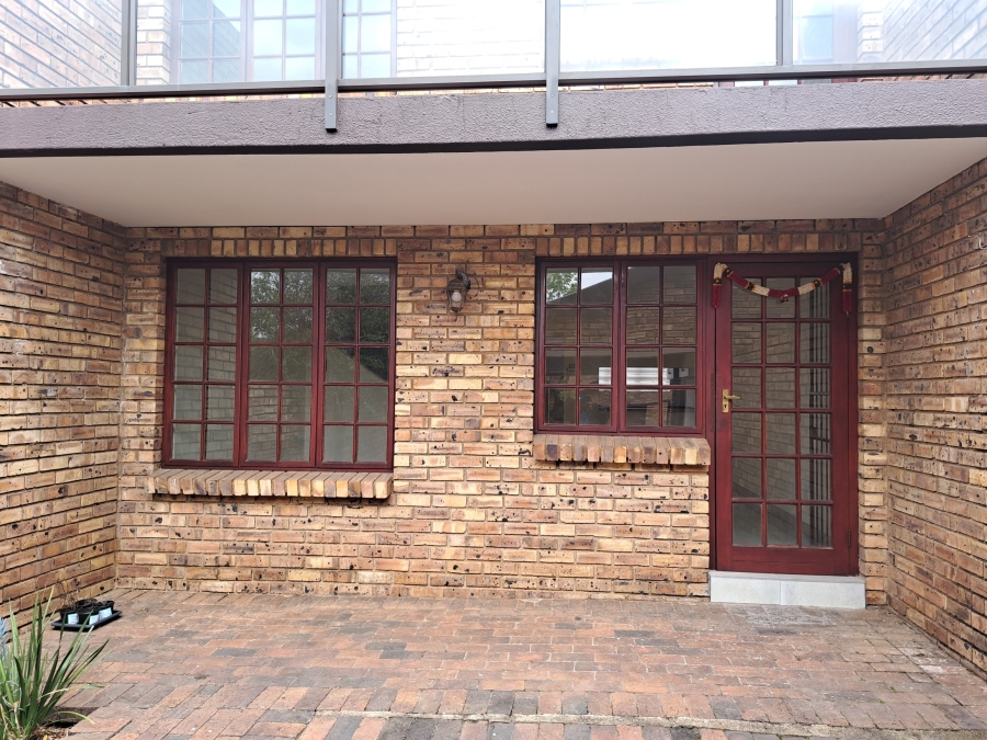 To Let 2 Bedroom Property for Rent in Weltevreden Park Gauteng