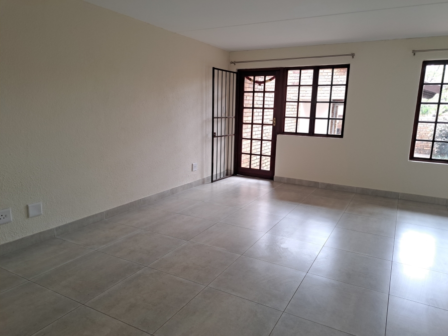 To Let 2 Bedroom Property for Rent in Weltevreden Park Gauteng