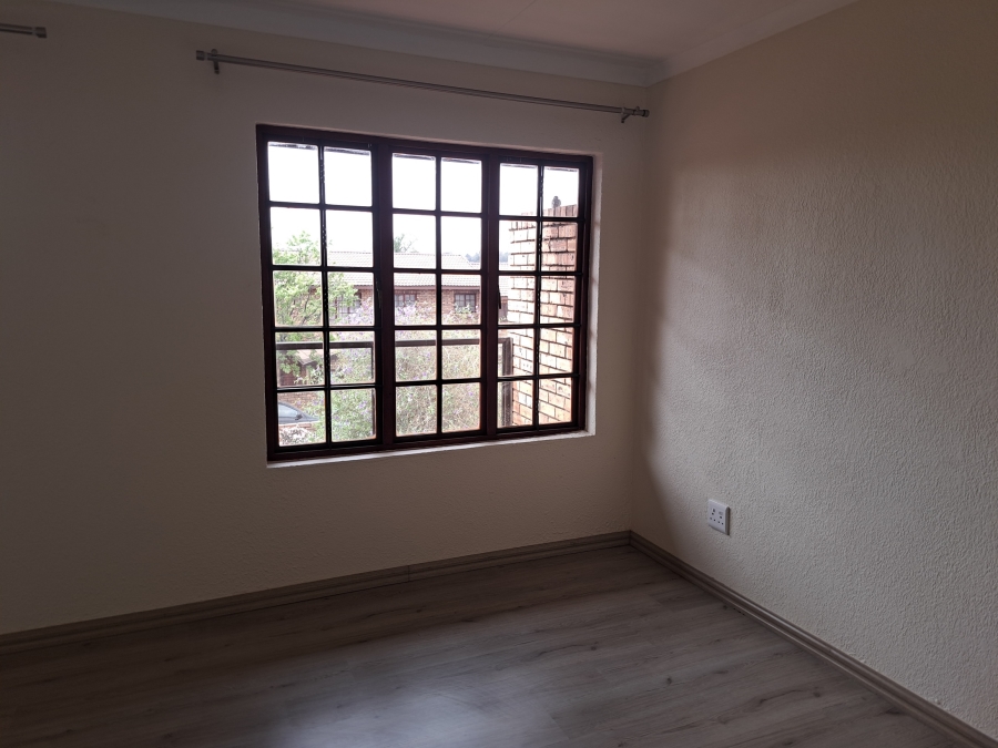 To Let 2 Bedroom Property for Rent in Weltevreden Park Gauteng