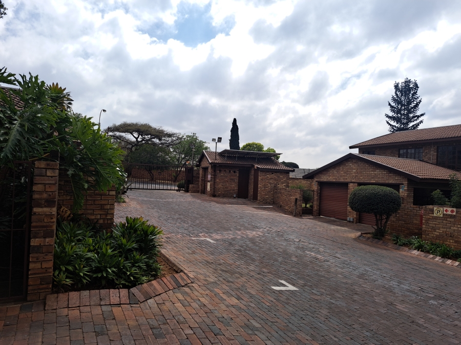 To Let 2 Bedroom Property for Rent in Weltevreden Park Gauteng