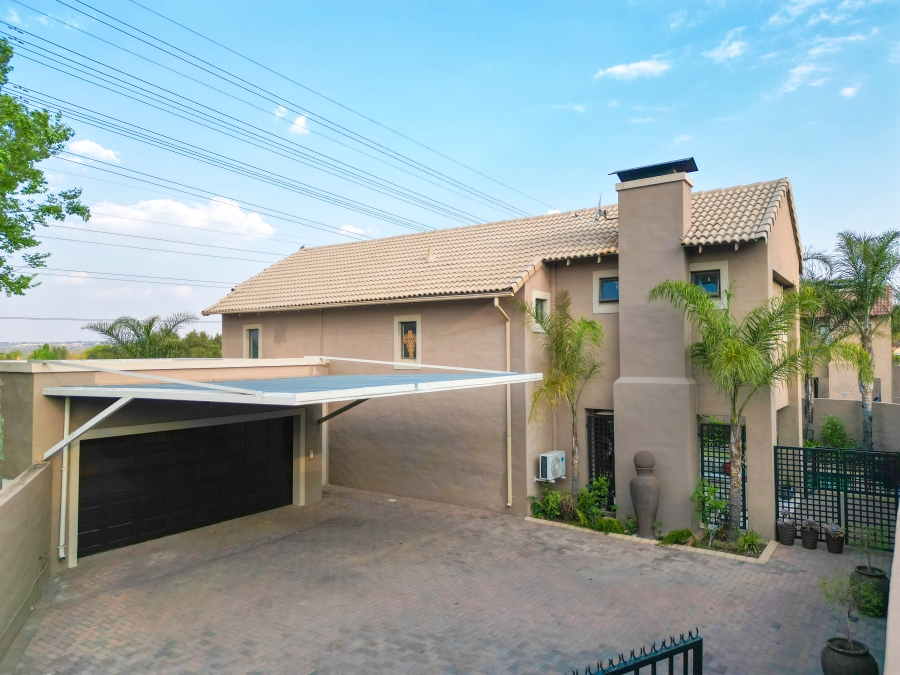 4 Bedroom Property for Sale in North Riding Gauteng