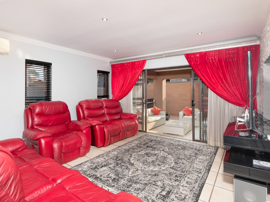 4 Bedroom Property for Sale in North Riding Gauteng