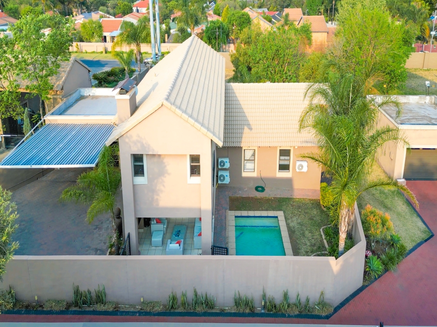 4 Bedroom Property for Sale in North Riding Gauteng