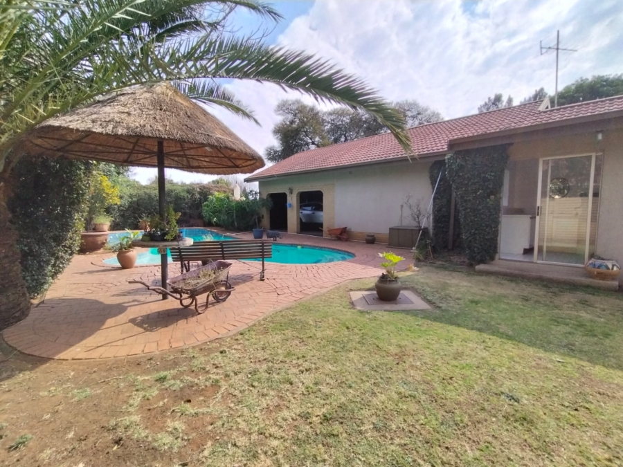 3 Bedroom Property for Sale in Vanderbijlpark SE 6 Gauteng