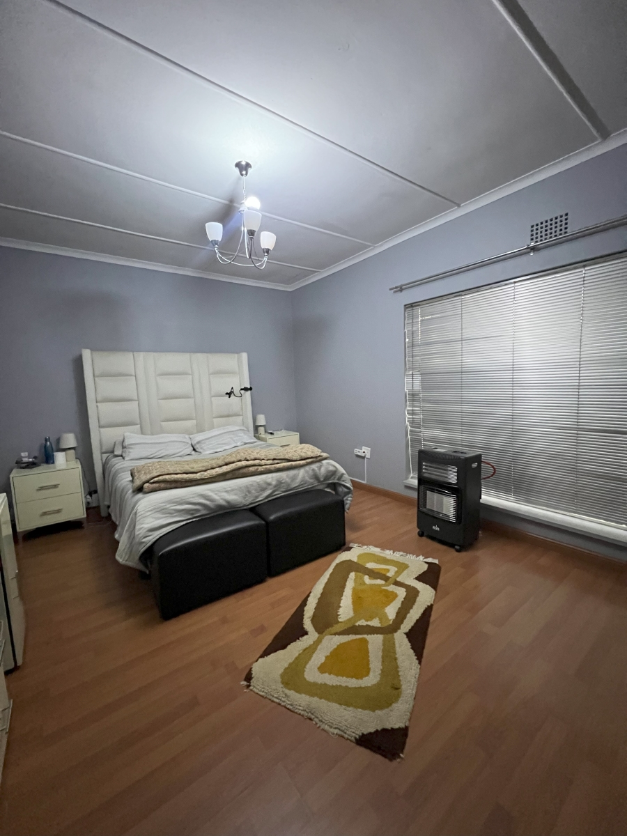 6 Bedroom Property for Sale in Horison Park Gauteng