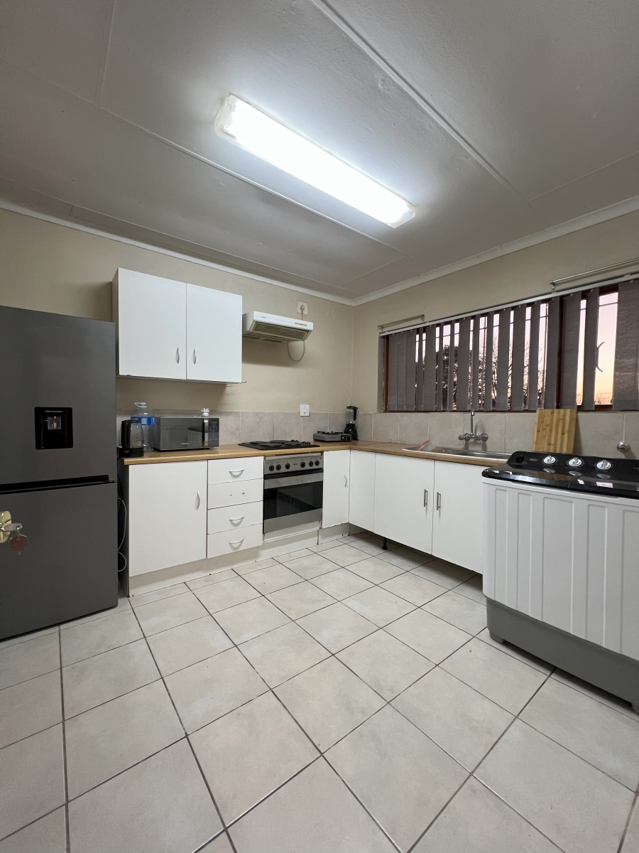 6 Bedroom Property for Sale in Horison Park Gauteng