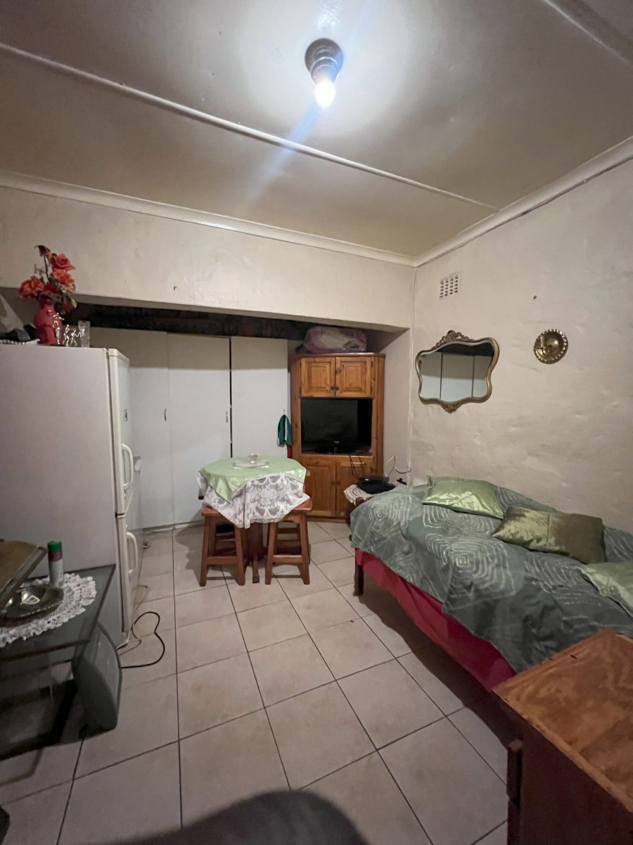 6 Bedroom Property for Sale in Horison Park Gauteng