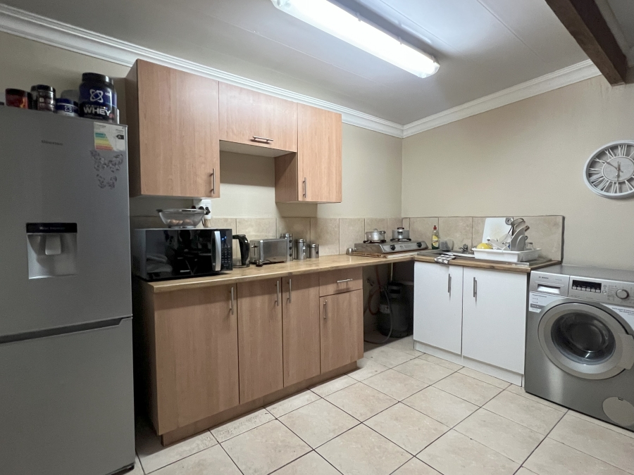6 Bedroom Property for Sale in Horison Park Gauteng