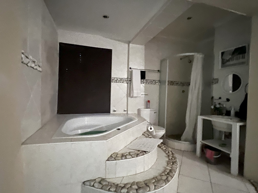 6 Bedroom Property for Sale in Horison Park Gauteng