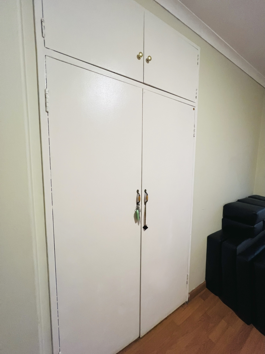 6 Bedroom Property for Sale in Horison Park Gauteng