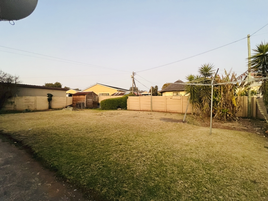6 Bedroom Property for Sale in Horison Park Gauteng