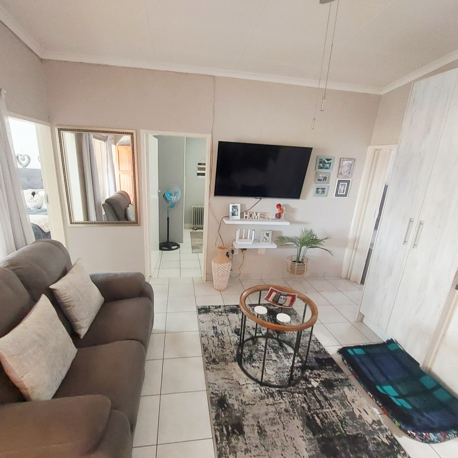 2 Bedroom Property for Sale in Elspark Gauteng
