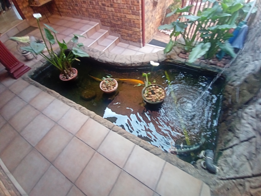 3 Bedroom Property for Sale in Bassonia Gauteng