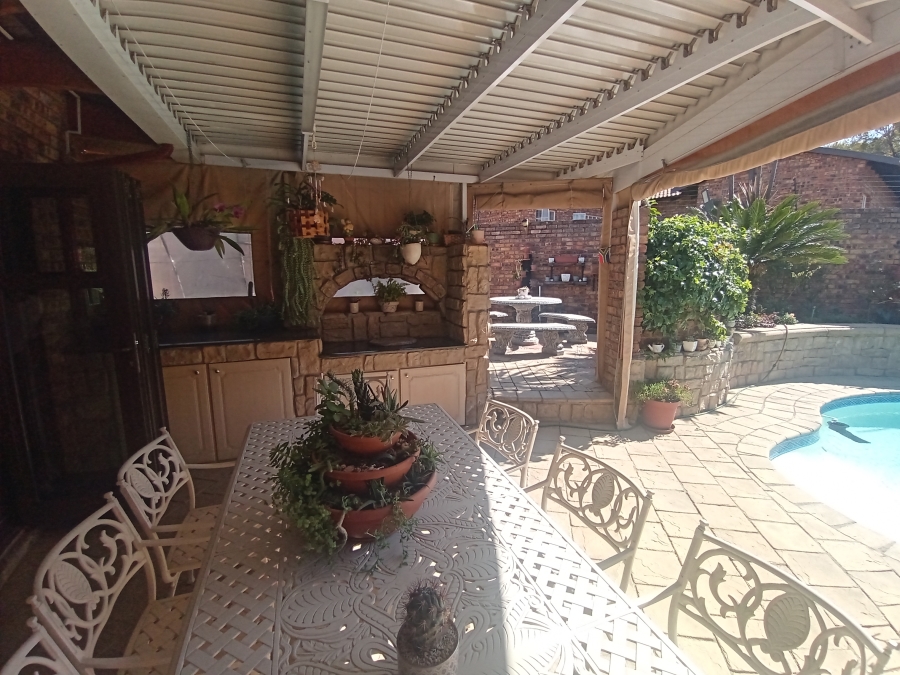3 Bedroom Property for Sale in Bassonia Gauteng