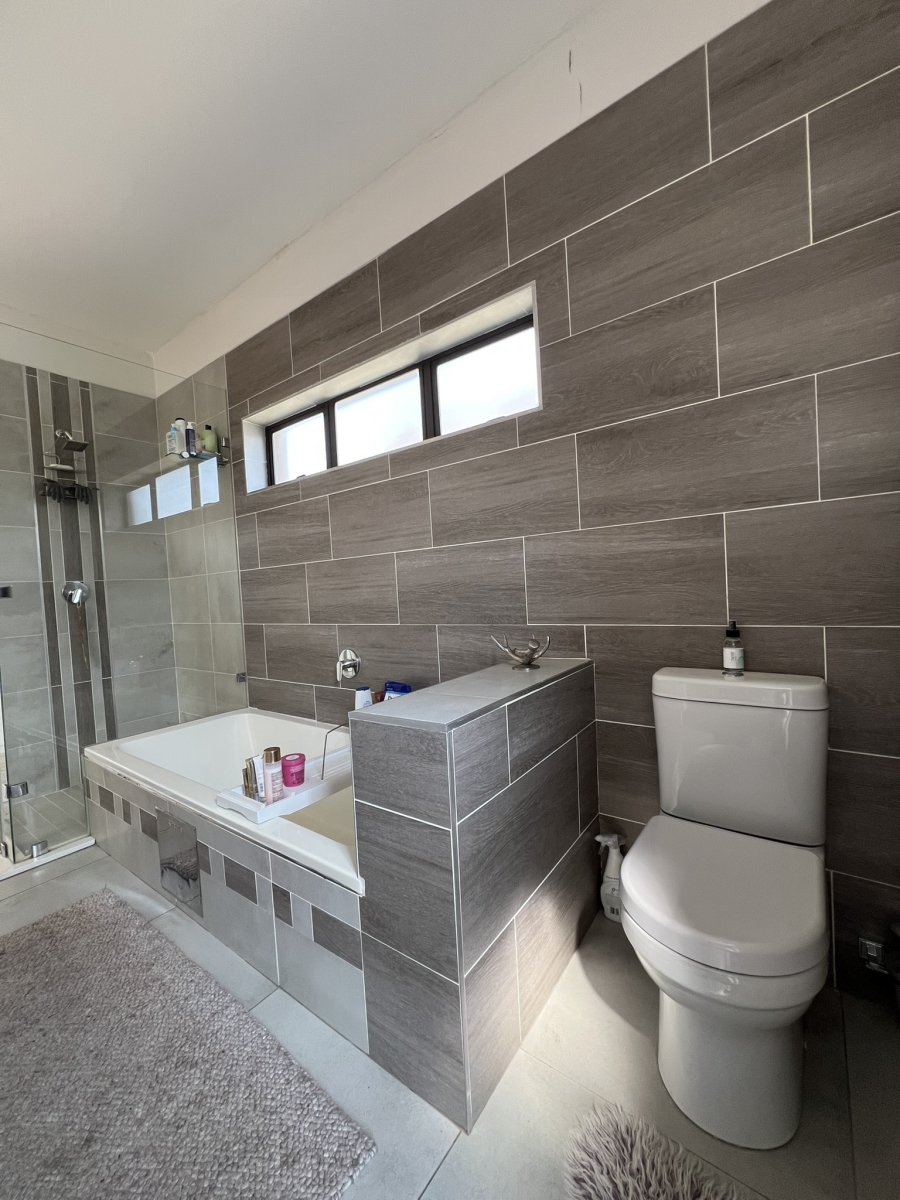 3 Bedroom Property for Sale in Ferndale Gauteng