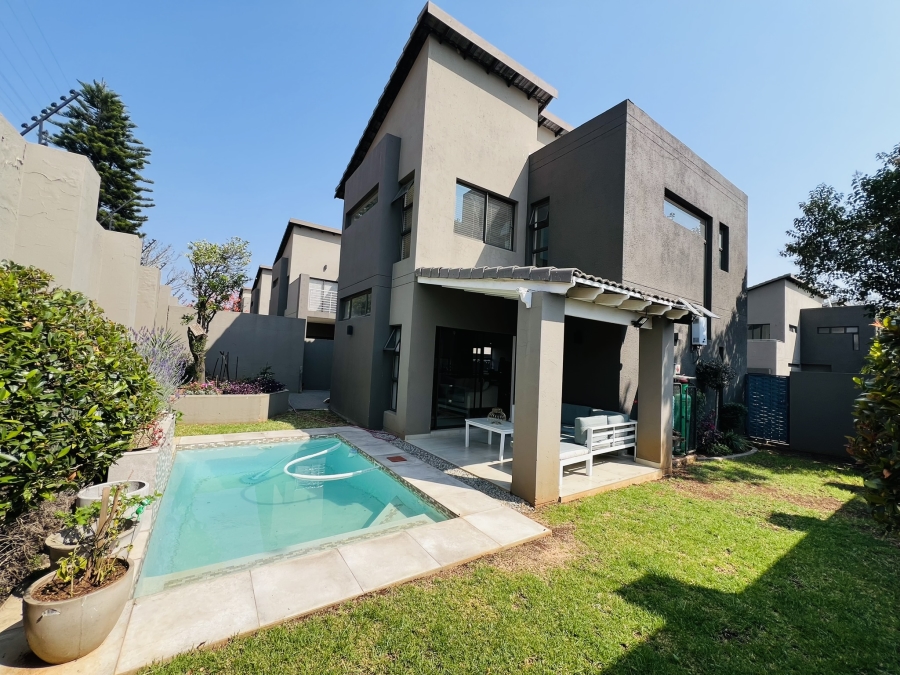 3 Bedroom Property for Sale in Ferndale Gauteng