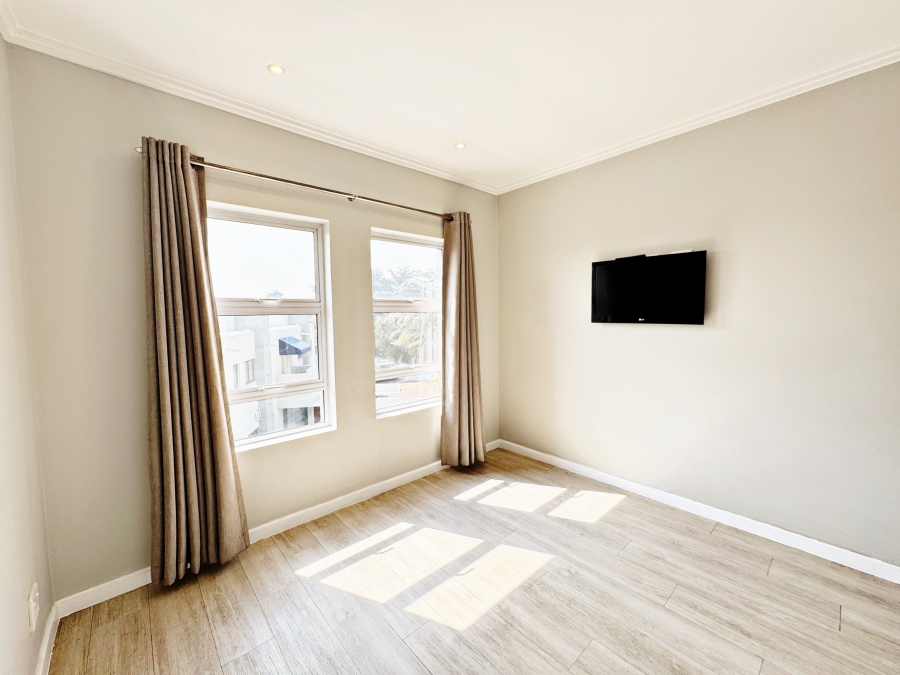 1 Bedroom Property for Sale in Morningside Gauteng