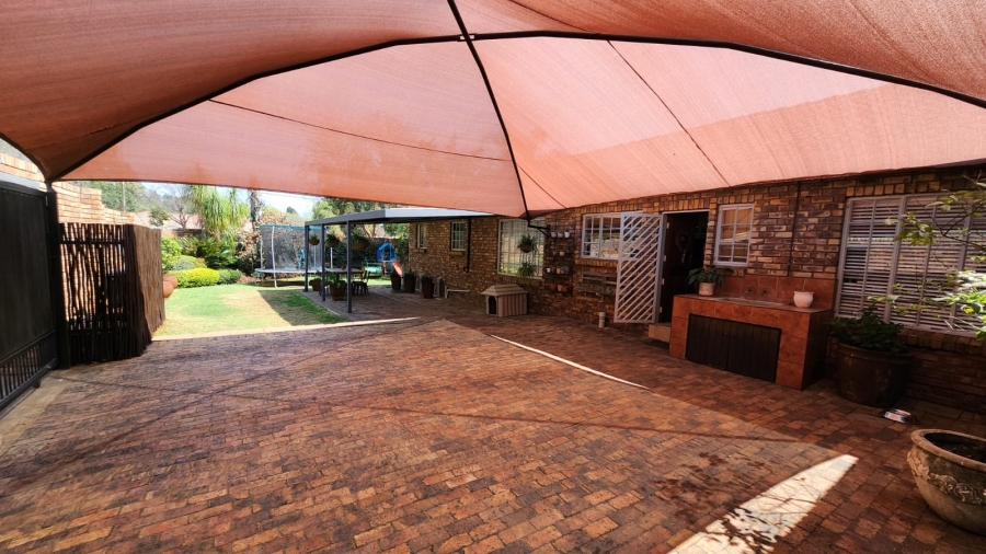 4 Bedroom Property for Sale in Clubview Gauteng