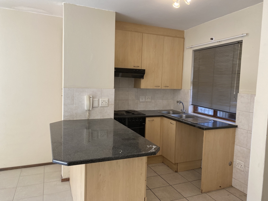 To Let 1 Bedroom Property for Rent in Bryanston Gauteng
