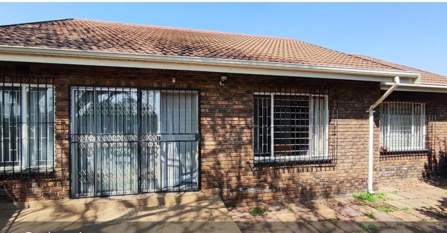 3 Bedroom Property for Sale in Birchleigh North Gauteng