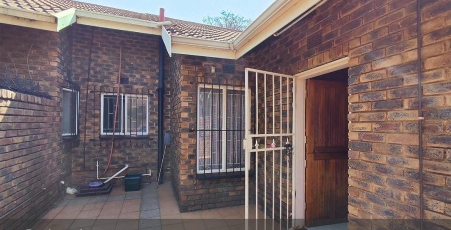 3 Bedroom Property for Sale in Birchleigh North Gauteng