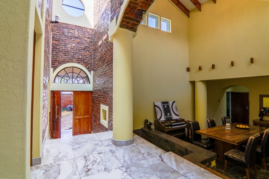 5 Bedroom Property for Sale in Doringkloof Gauteng