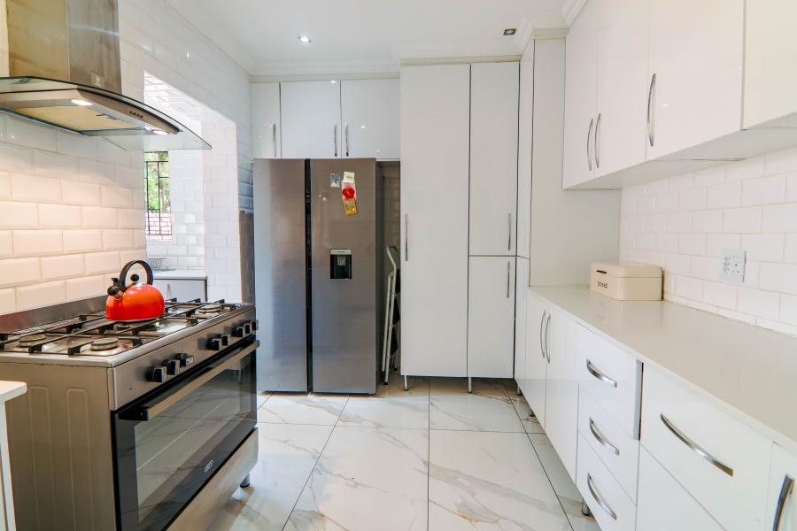 5 Bedroom Property for Sale in Doringkloof Gauteng