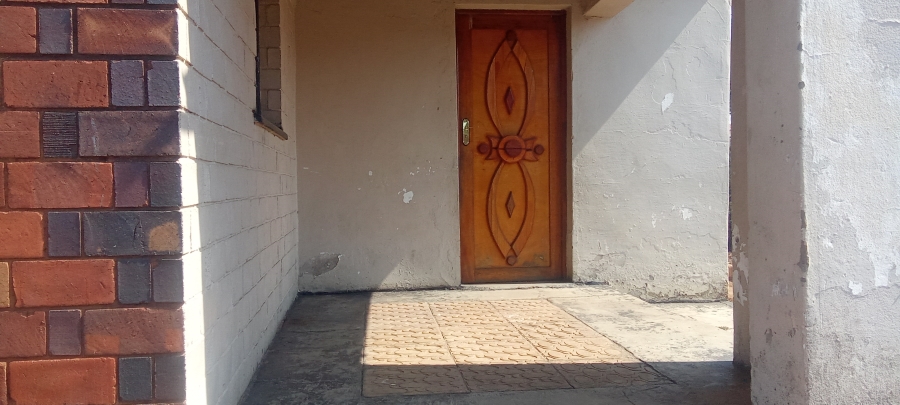 2 Bedroom Property for Sale in Moroka Gauteng