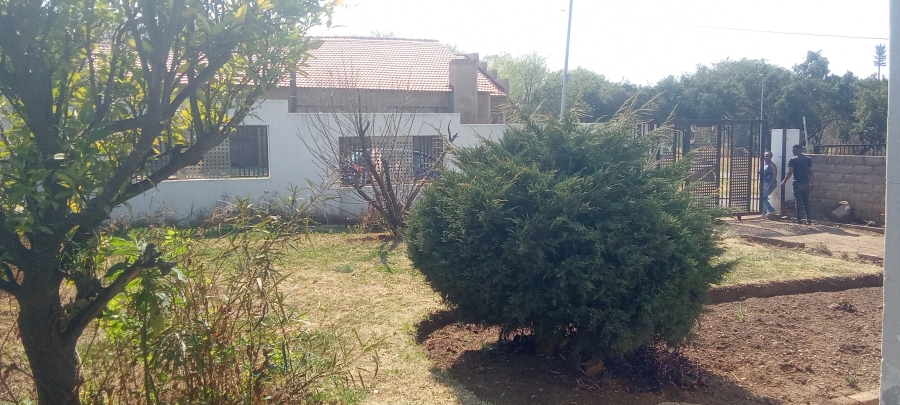 2 Bedroom Property for Sale in Moroka Gauteng