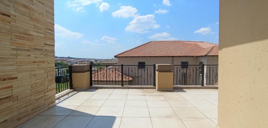 5 Bedroom Property for Sale in Sagewood Gauteng