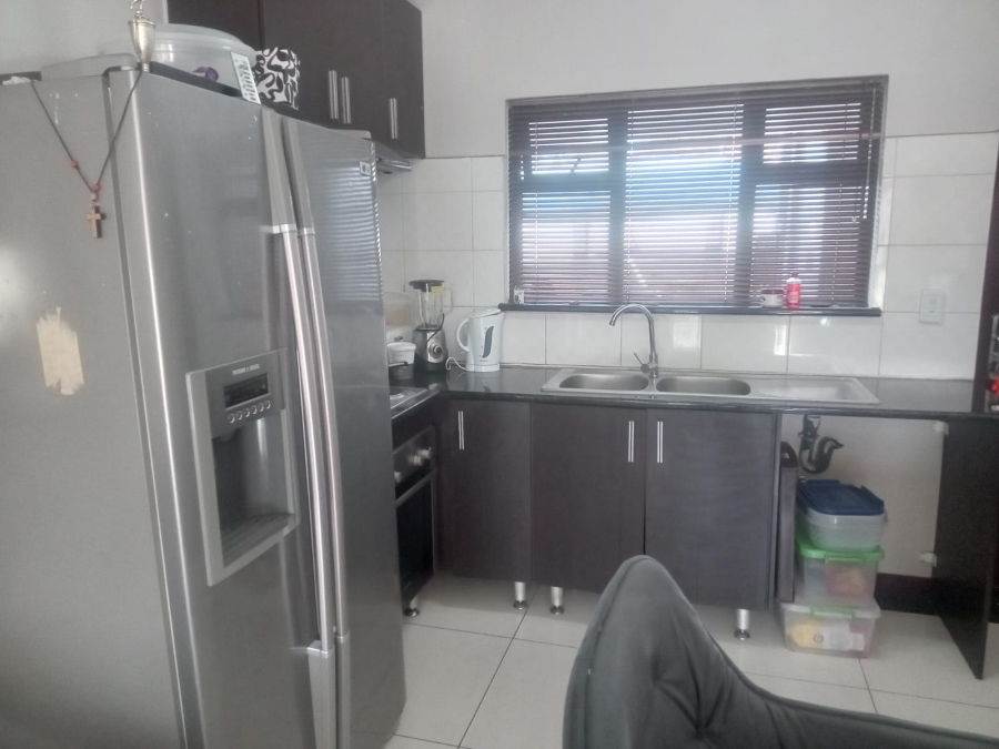 1 Bedroom Property for Sale in Noordwyk Gauteng