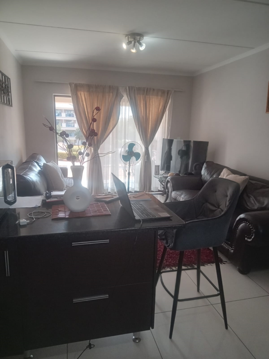 1 Bedroom Property for Sale in Noordwyk Gauteng