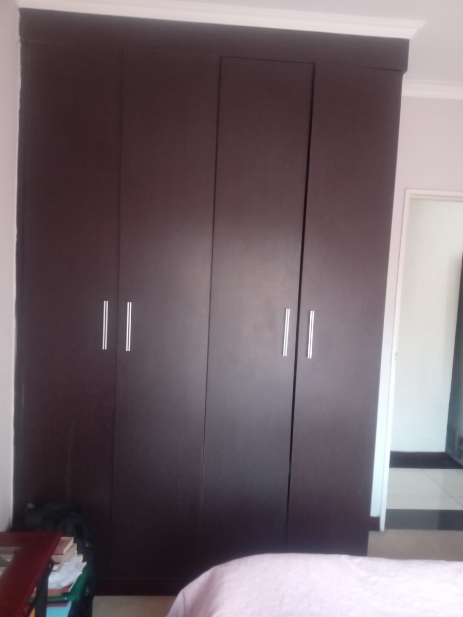 1 Bedroom Property for Sale in Noordwyk Gauteng