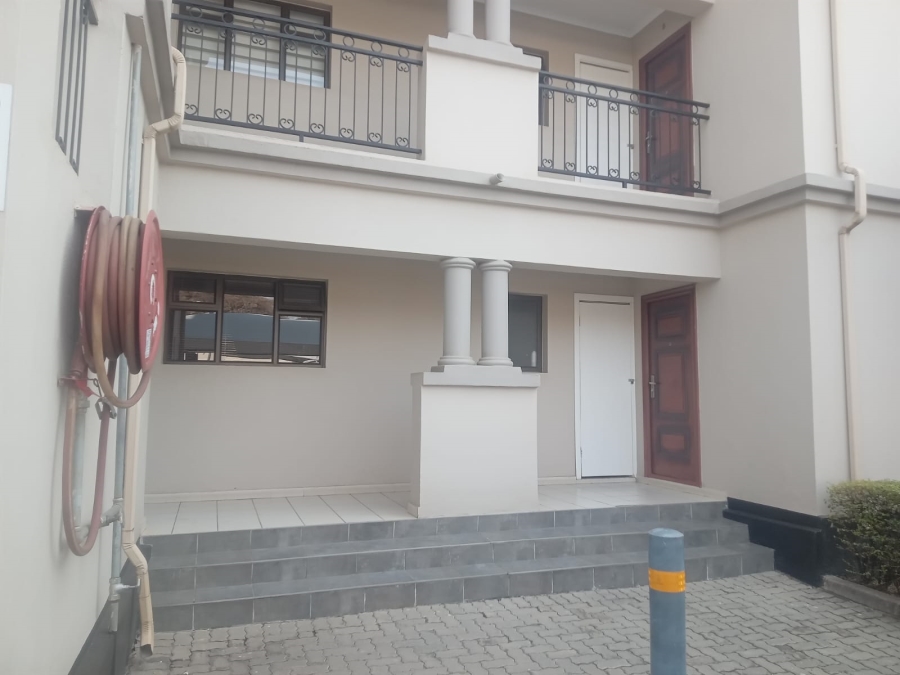 1 Bedroom Property for Sale in Noordwyk Gauteng
