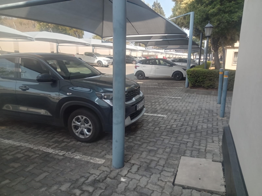 1 Bedroom Property for Sale in Noordwyk Gauteng
