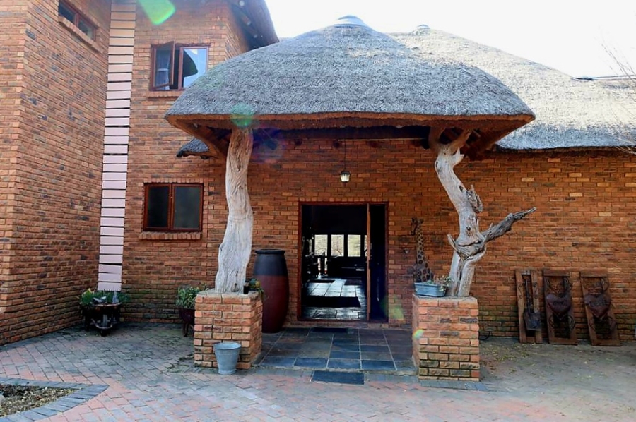 5 Bedroom Property for Sale in Leeuwfontein Gauteng