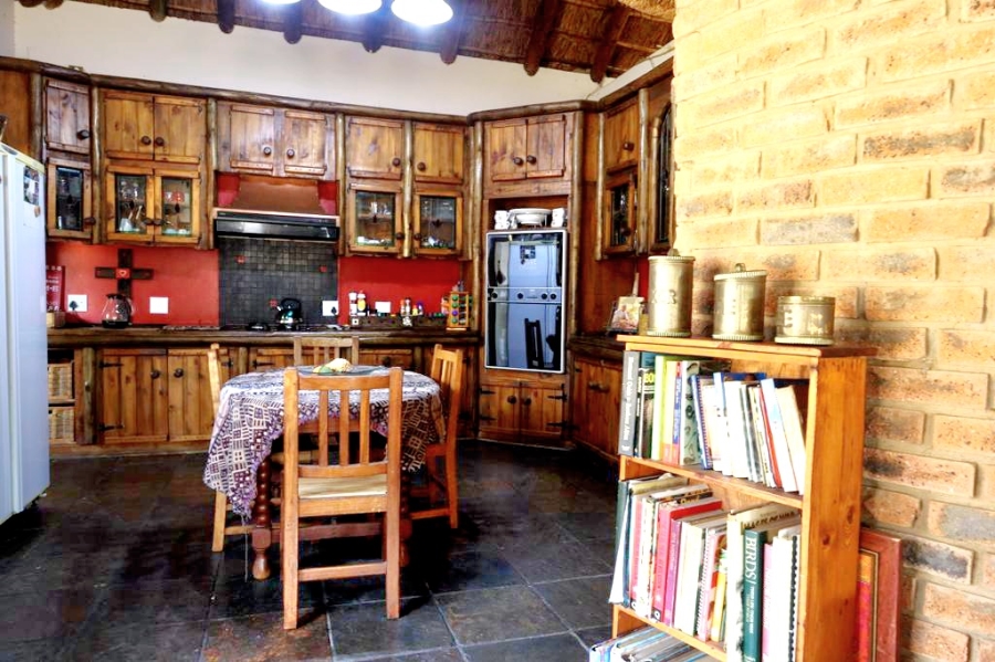 5 Bedroom Property for Sale in Leeuwfontein Gauteng