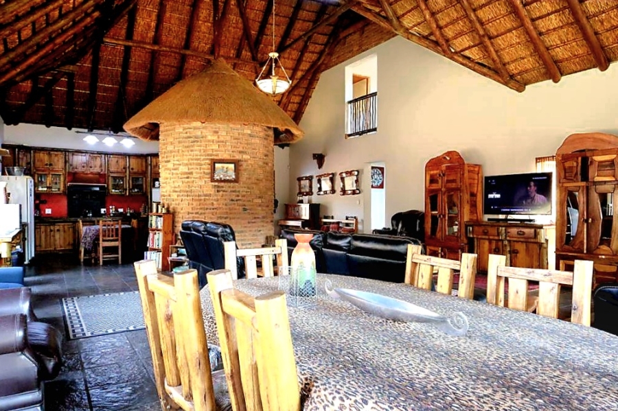 5 Bedroom Property for Sale in Leeuwfontein Gauteng