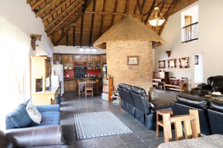 5 Bedroom Property for Sale in Leeuwfontein Gauteng