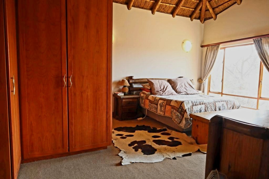 5 Bedroom Property for Sale in Leeuwfontein Gauteng