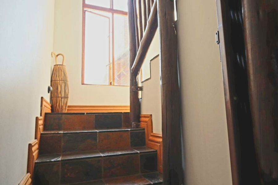 5 Bedroom Property for Sale in Leeuwfontein Gauteng