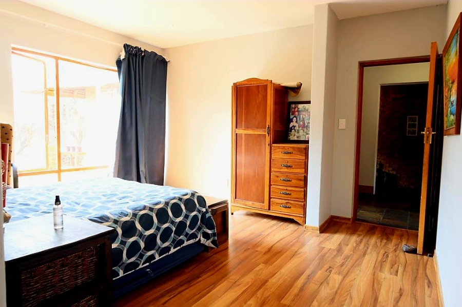 5 Bedroom Property for Sale in Leeuwfontein Gauteng