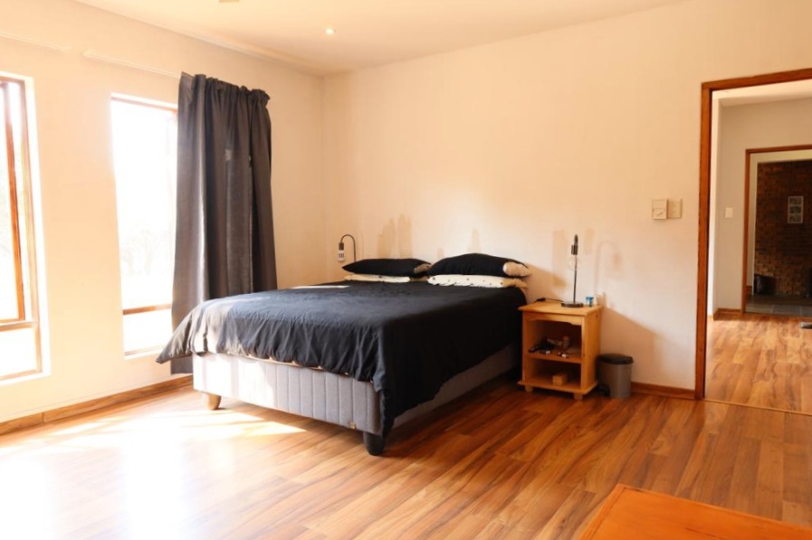 5 Bedroom Property for Sale in Leeuwfontein Gauteng