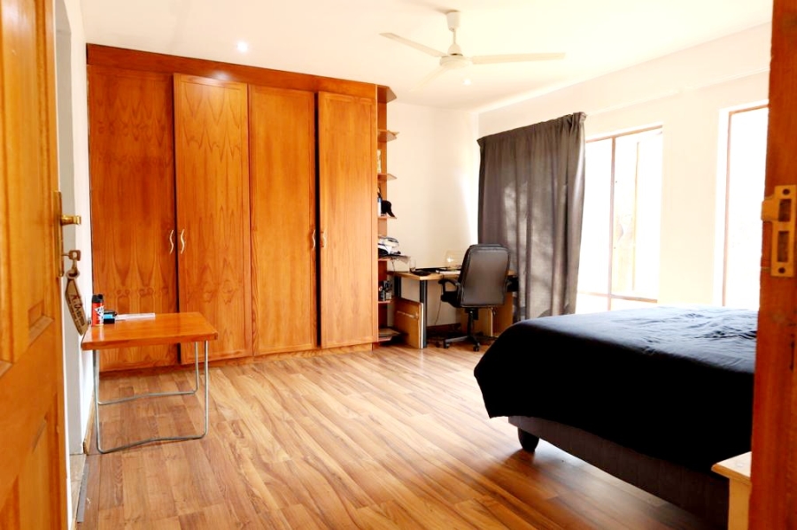 5 Bedroom Property for Sale in Leeuwfontein Gauteng