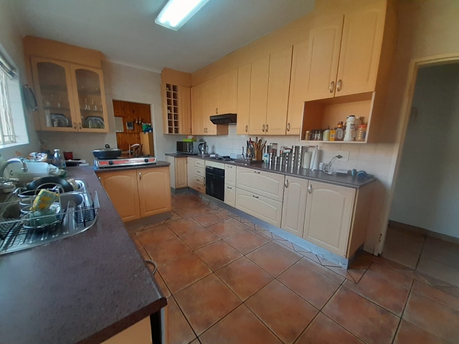 To Let 4 Bedroom Property for Rent in Wilro Park Gauteng