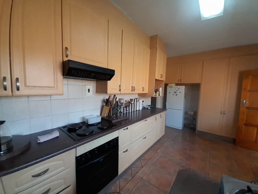To Let 4 Bedroom Property for Rent in Wilro Park Gauteng