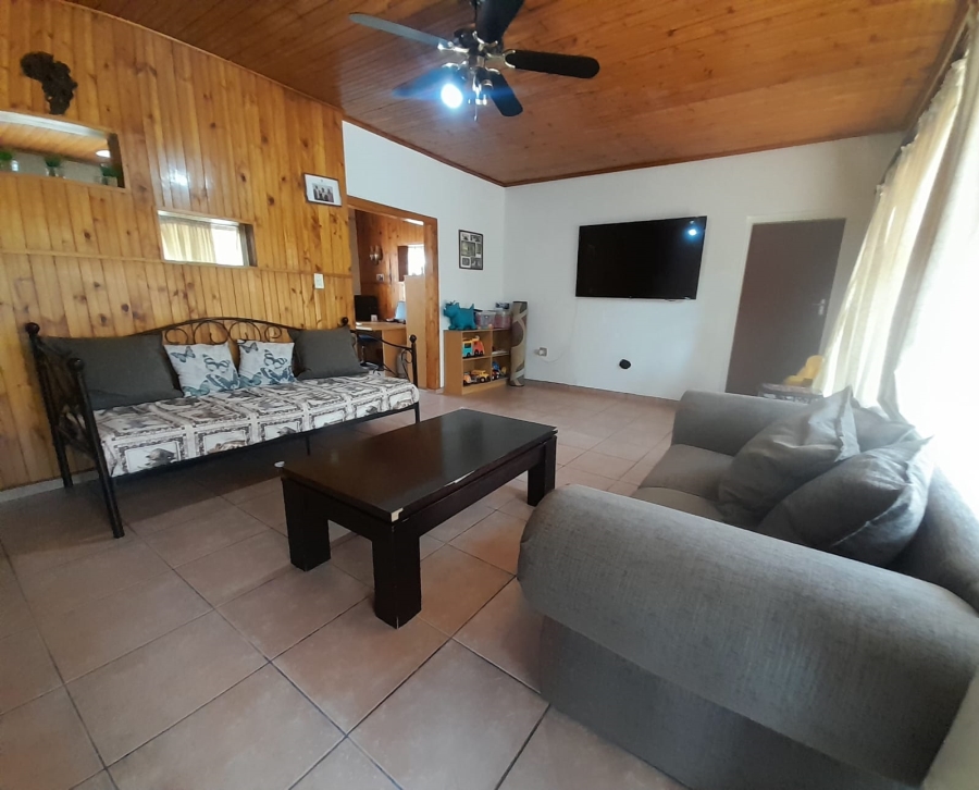 To Let 4 Bedroom Property for Rent in Wilro Park Gauteng