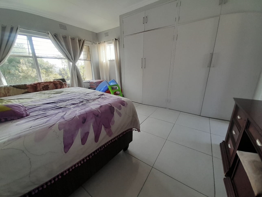 To Let 4 Bedroom Property for Rent in Wilro Park Gauteng
